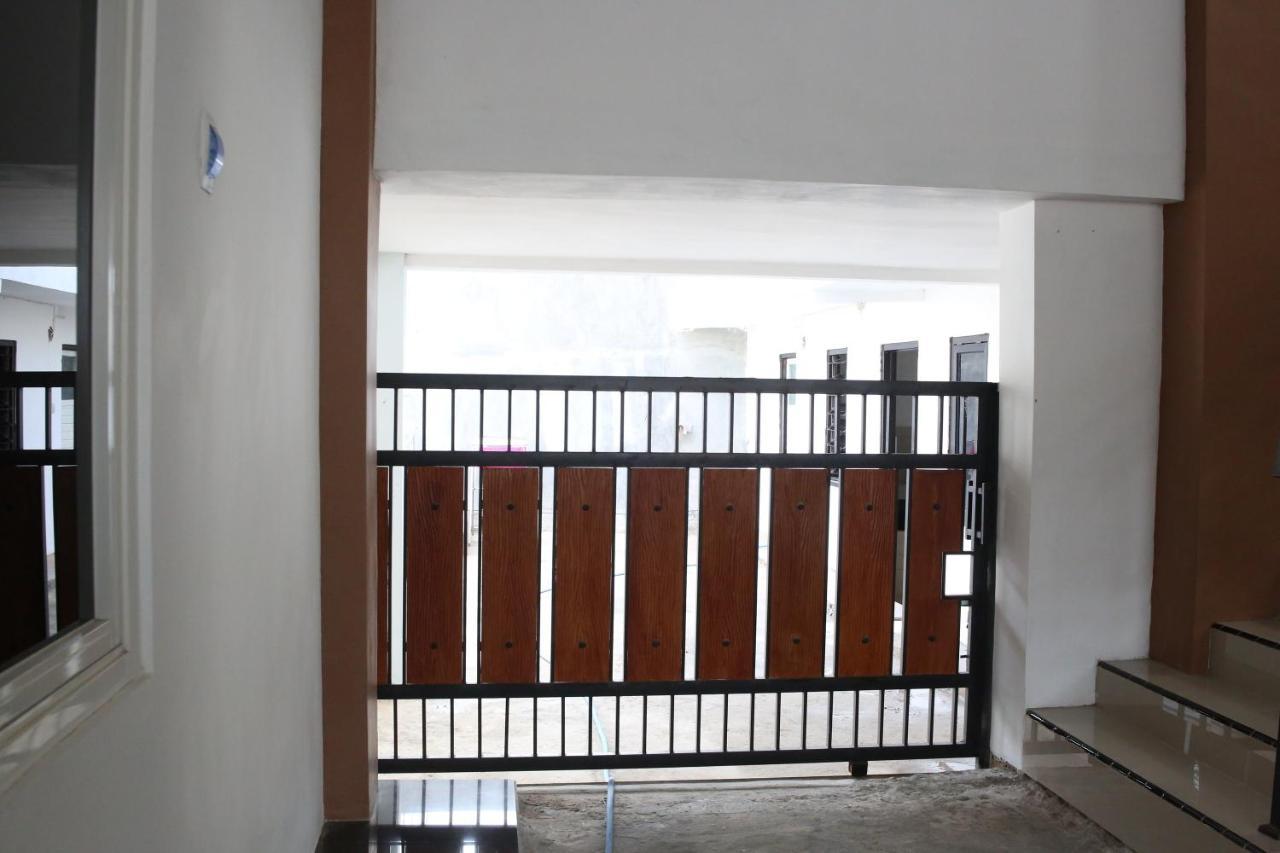 Reddoorz Syariah Near Suncity Mall Madiun Extérieur photo