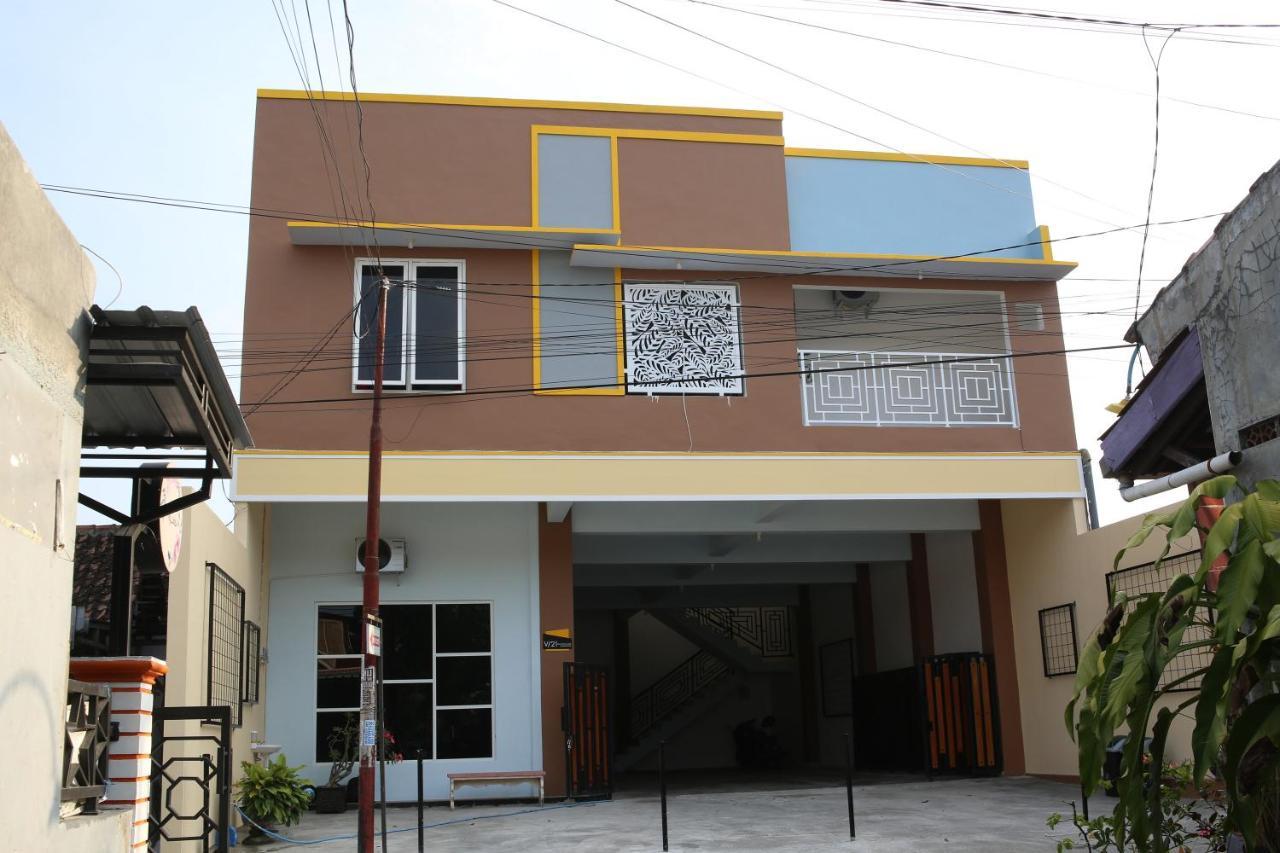Reddoorz Syariah Near Suncity Mall Madiun Extérieur photo