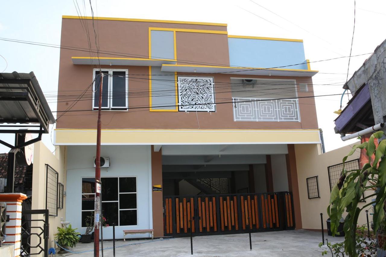 Reddoorz Syariah Near Suncity Mall Madiun Extérieur photo