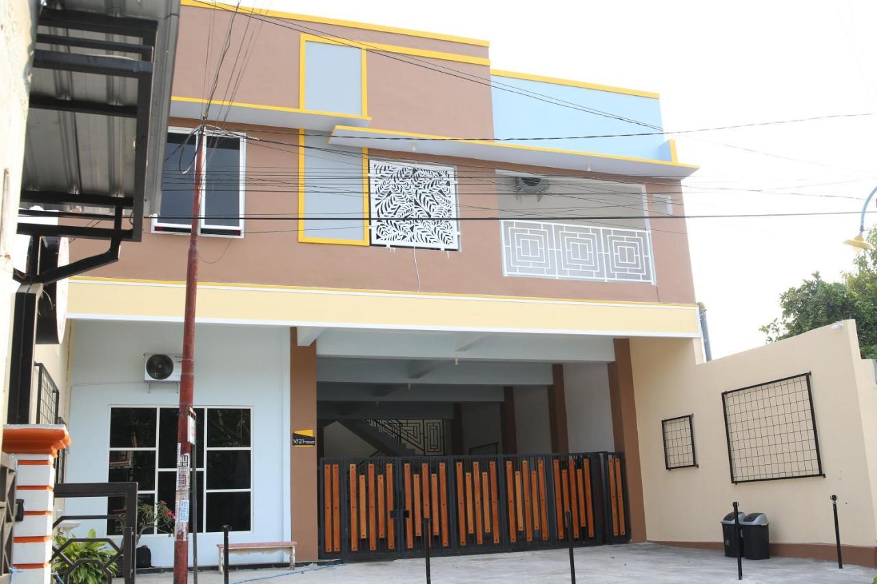 Reddoorz Syariah Near Suncity Mall Madiun Extérieur photo