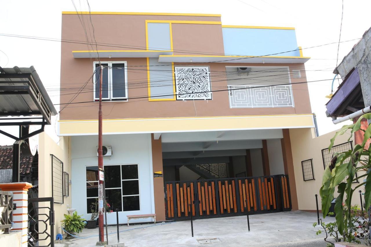 Reddoorz Syariah Near Suncity Mall Madiun Extérieur photo