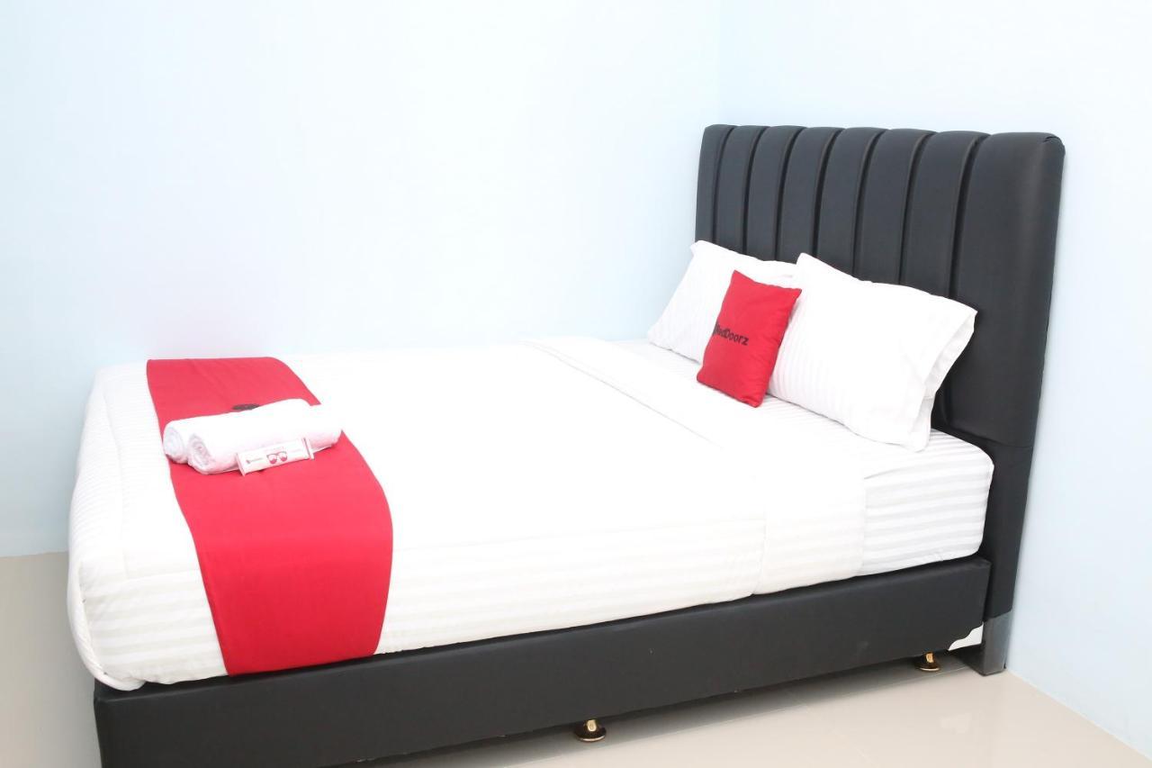 Reddoorz Syariah Near Suncity Mall Madiun Extérieur photo