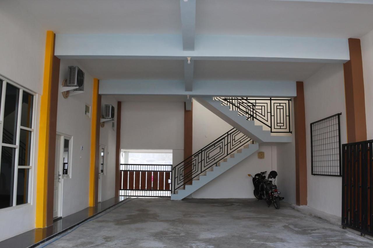 Reddoorz Syariah Near Suncity Mall Madiun Extérieur photo