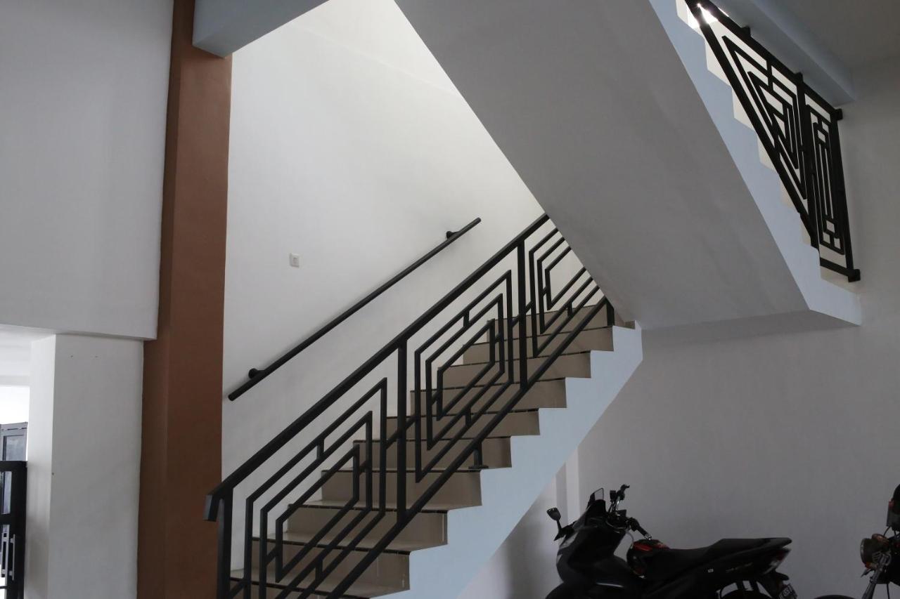Reddoorz Syariah Near Suncity Mall Madiun Extérieur photo