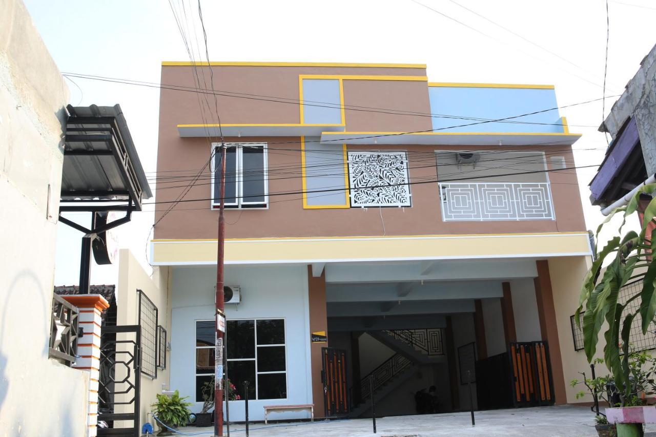 Reddoorz Syariah Near Suncity Mall Madiun Extérieur photo