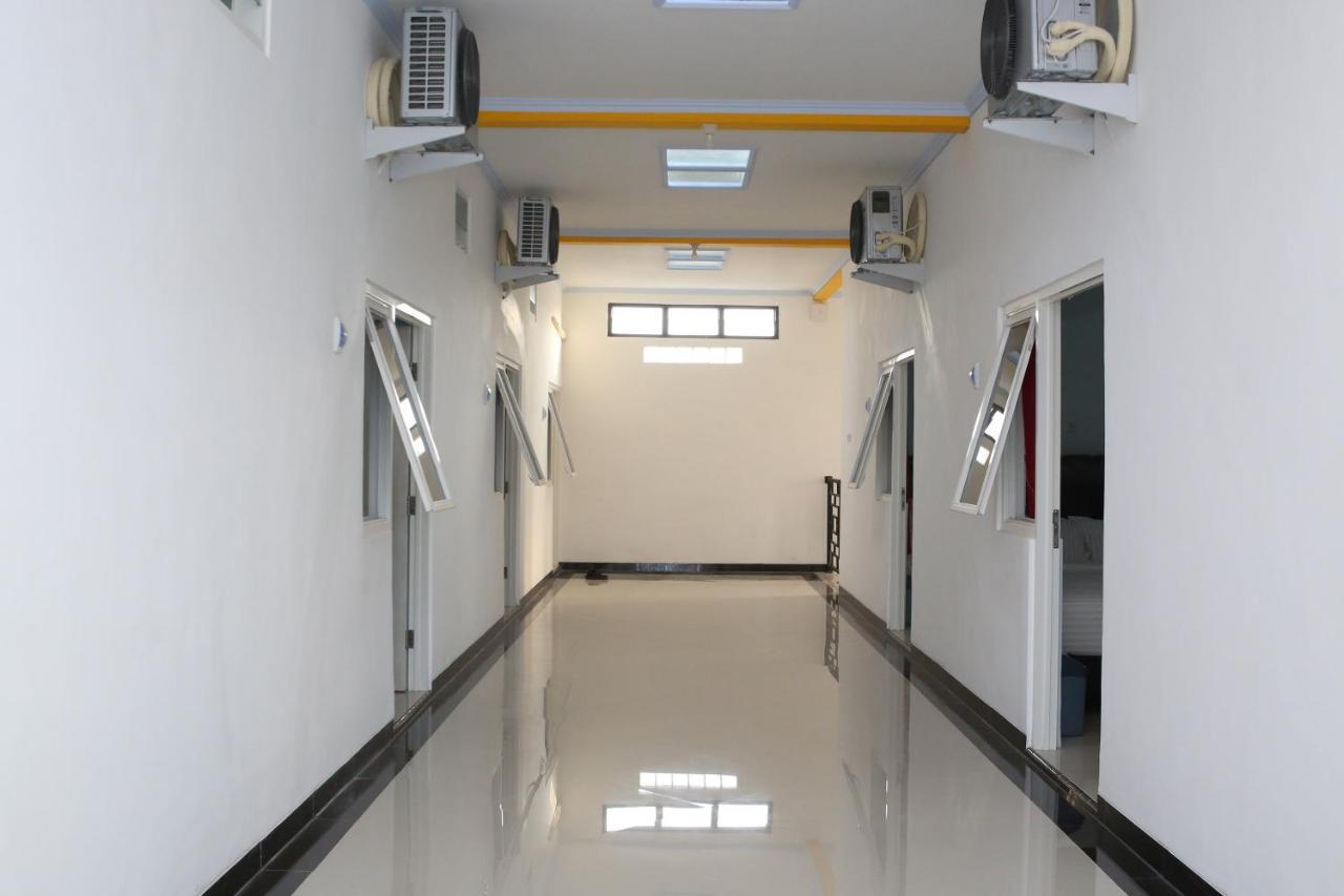 Reddoorz Syariah Near Suncity Mall Madiun Extérieur photo