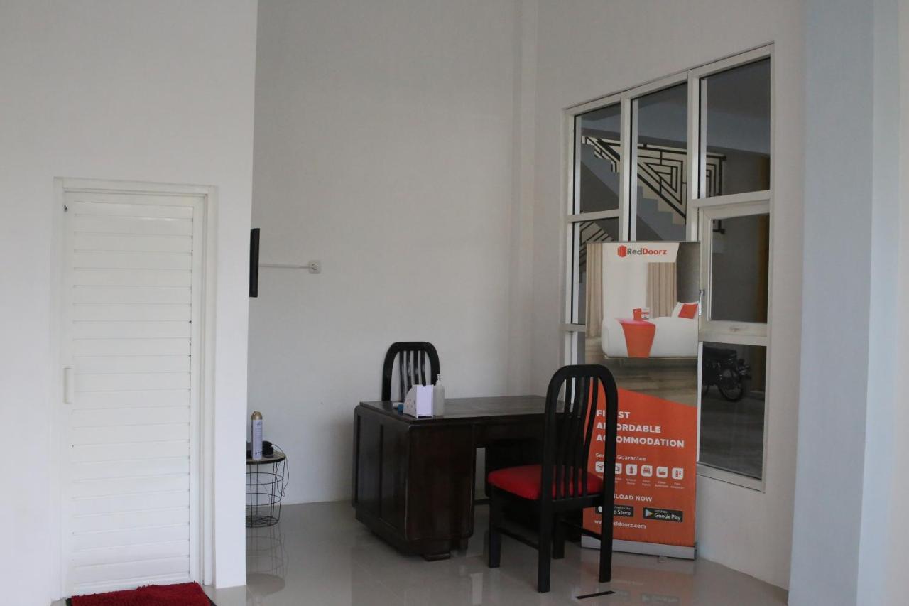 Reddoorz Syariah Near Suncity Mall Madiun Extérieur photo