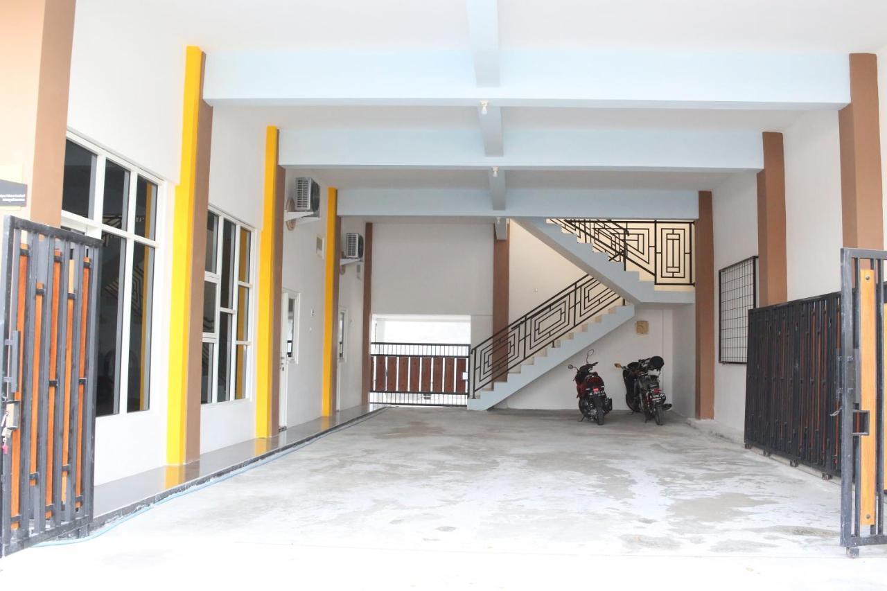 Reddoorz Syariah Near Suncity Mall Madiun Extérieur photo